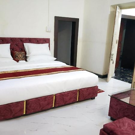 Hotel Kumkum Chhaya Panna ภายนอก รูปภาพ