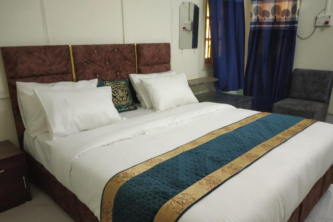 Hotel Kumkum Chhaya Panna ภายนอก รูปภาพ
