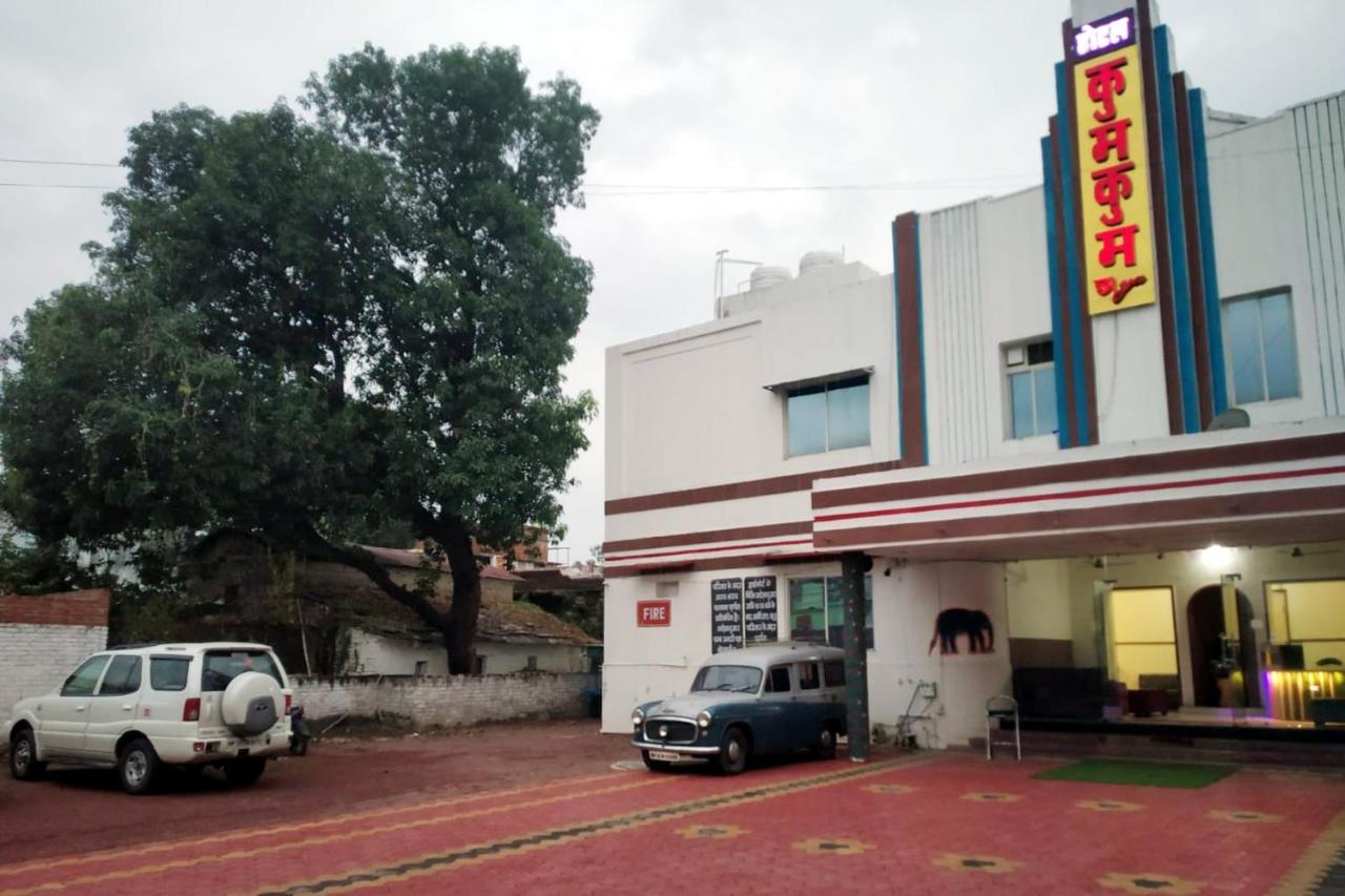 Hotel Kumkum Chhaya Panna ภายนอก รูปภาพ