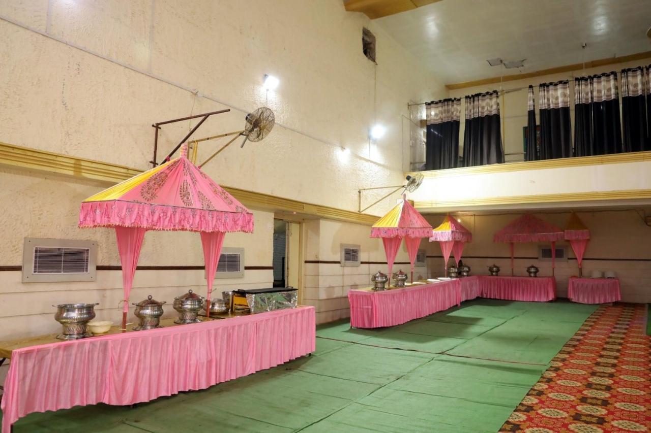 Hotel Kumkum Chhaya Panna ภายนอก รูปภาพ